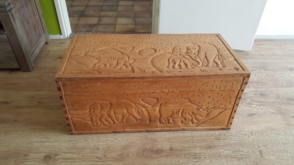 handgemaakte houten Afrikaanse kist, Ophalen, Minder dan 50 cm, Zo goed als nieuw, 75 tot 100 cm