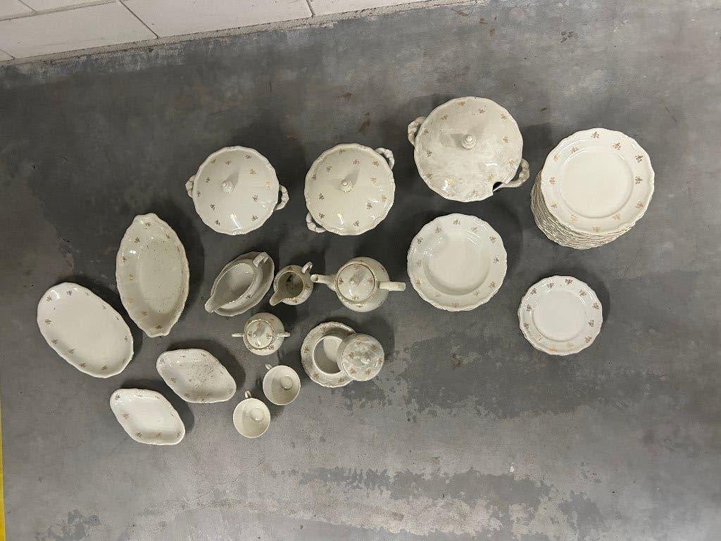 Servies creme / goud - Bavaria Windsor, Antiek en Kunst, Antiek | Servies compleet, Ophalen