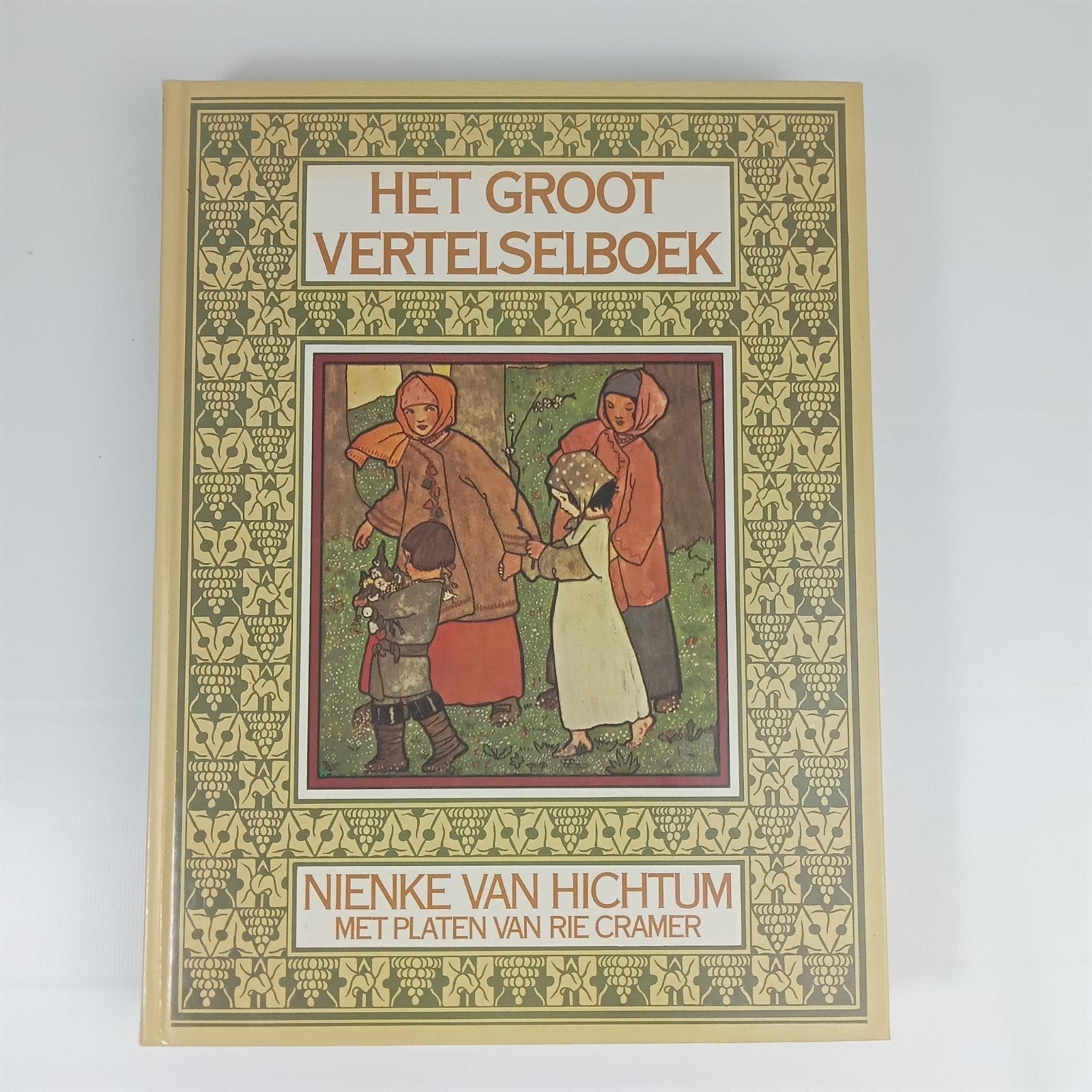 Het Groot Vertelselboek - Nienke van Hichtum (1973), Ophalen of Verzenden, Gelezen