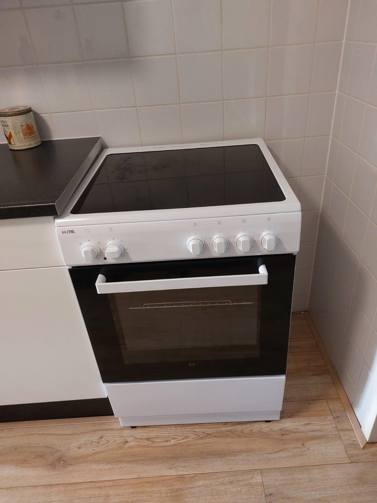 ETNA FIV560 Wit Inductie Fornuis - Zo goed als nieuw, Witgoed en Apparatuur, Fornuizen, Ophalen, 4 kookzones, Zo goed als nieuw