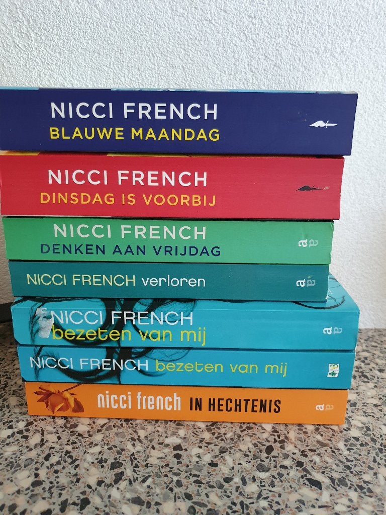 Nicci French - 18 boeken + Luisterboek, Ophalen of Verzenden, Zo goed als nieuw, Nicci French
