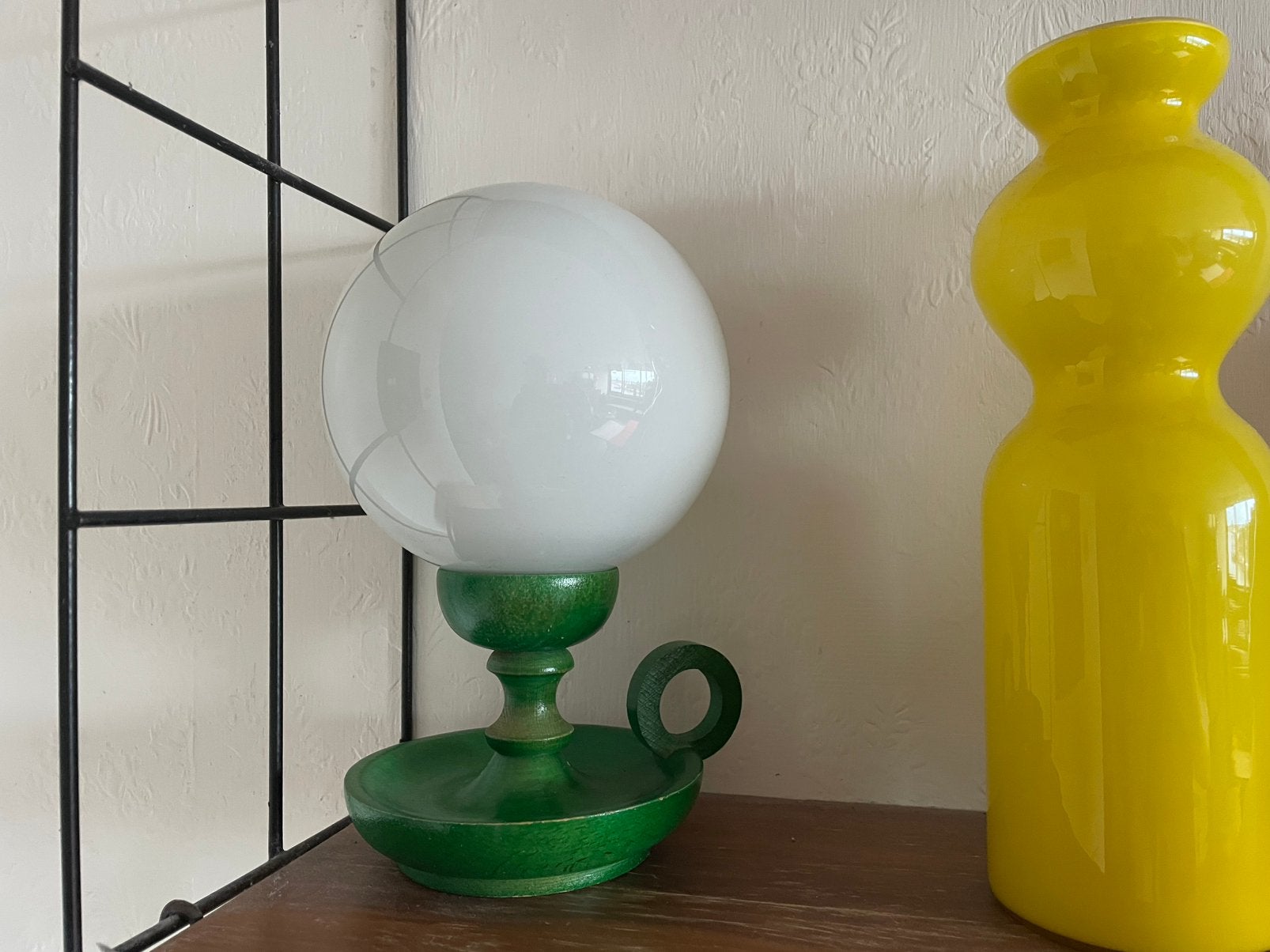 Leuk bijzet lampje space age jaren 60, ., E14 (klein), Zo goed als nieuw, Hout