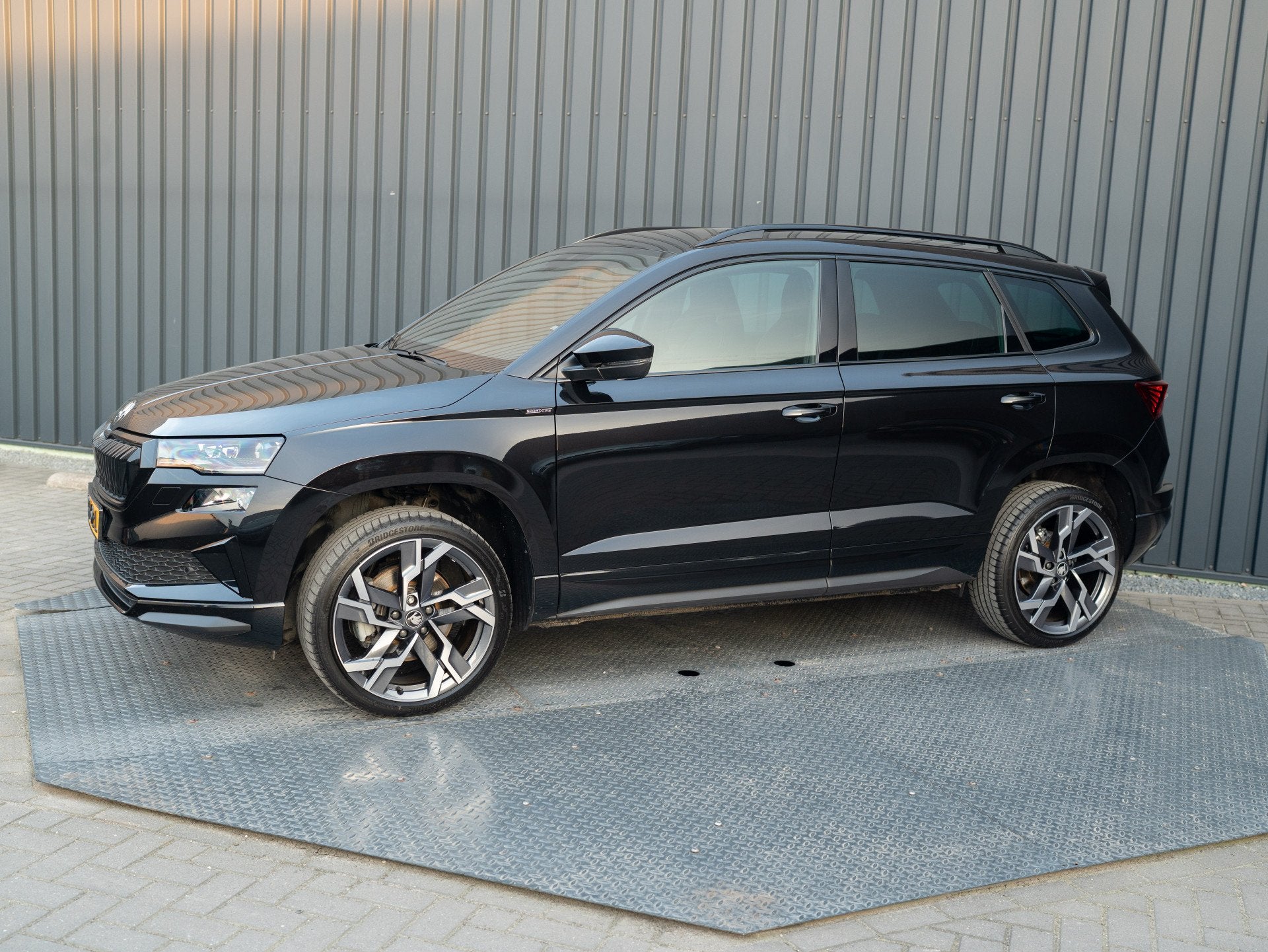 Skoda Karoq 1.5 TSI ACT Sportline Business | Elk. A-klep | 1, Auto's, Stof, 4 cilinders, Karoq, Bedrijf