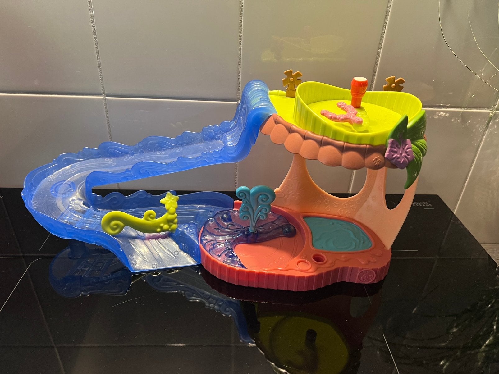 Gratis Littlest pet shop slide and dive lagoon, Ophalen, Gebruikt