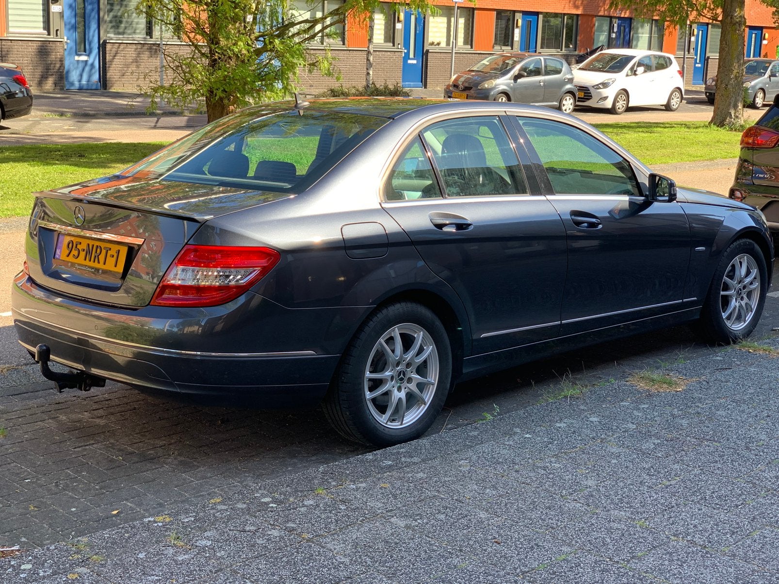 Mercedes-Benz C-Klasse 1.8 C180 CGI Sedan 2010 Grijs, 1385 kg, Achterwielaandrijving, 1800 kg, 1796 cc