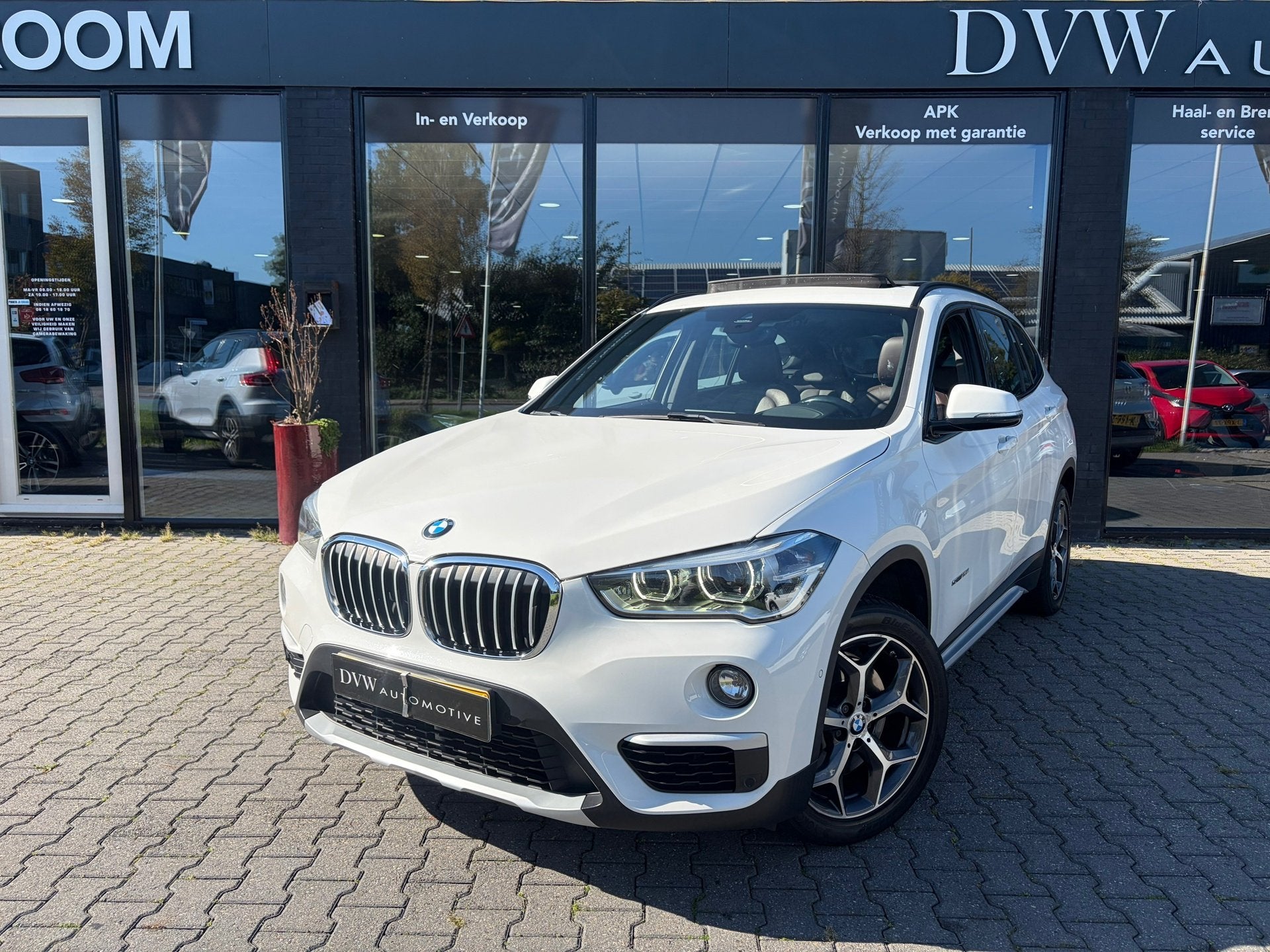 BMW X1 SDrive20i Centennial High Executive, Panorama dak, Auto's, 1998 cc, Euro 6, Wit, SUV of Terreinwagen
