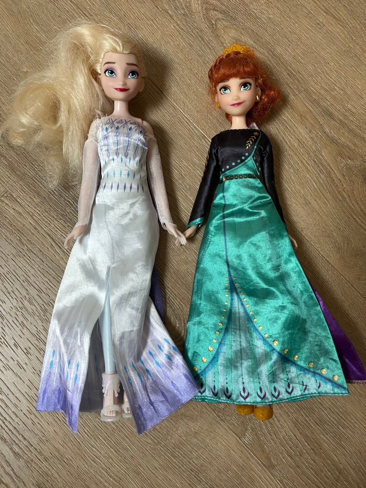 Barbiepoppen Anna en Elsa, Ophalen of Verzenden, Zo goed als nieuw, Overige typen