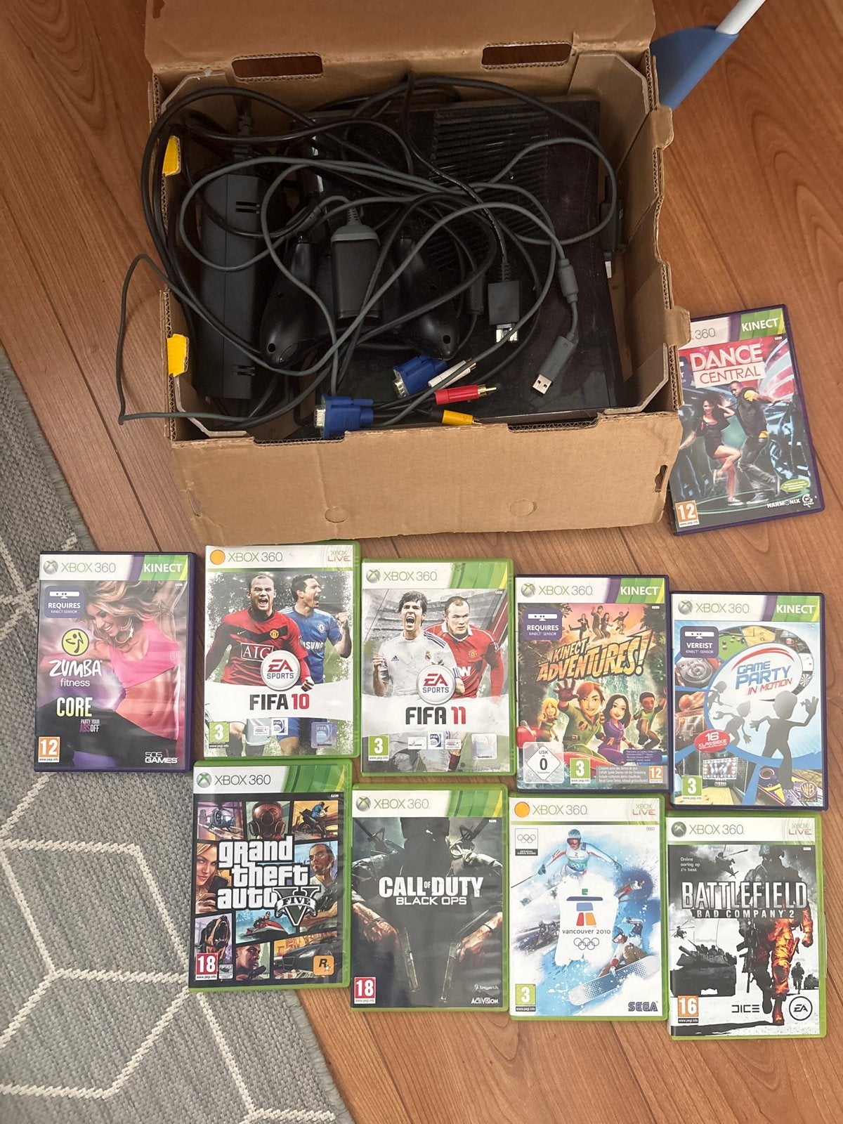 Xbox 360 met 10 spellen en accessoires, Spelcomputers en Games, Games | Xbox 360, Gebruikt, Vanaf 18 jaar, Overige genres, Eén computer