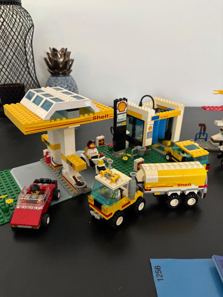 Legosets; tankstations en wasstraat (vintage), Kinderen en Baby's, Speelgoed | Duplo en Lego, Gebruikt, Lego, Ophalen of Verzenden