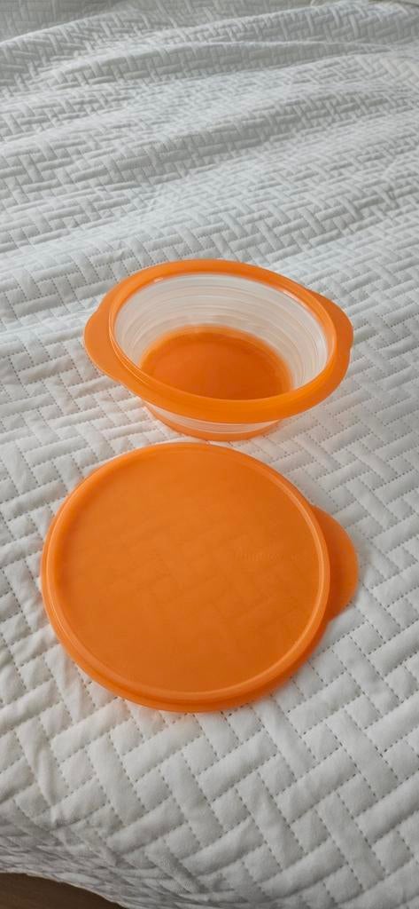 Opvouwbare Tupperware bak met deksel - Oranje, Huis en Inrichting, Keuken | Tupperware, Ophalen of Verzenden, Zo goed als nieuw