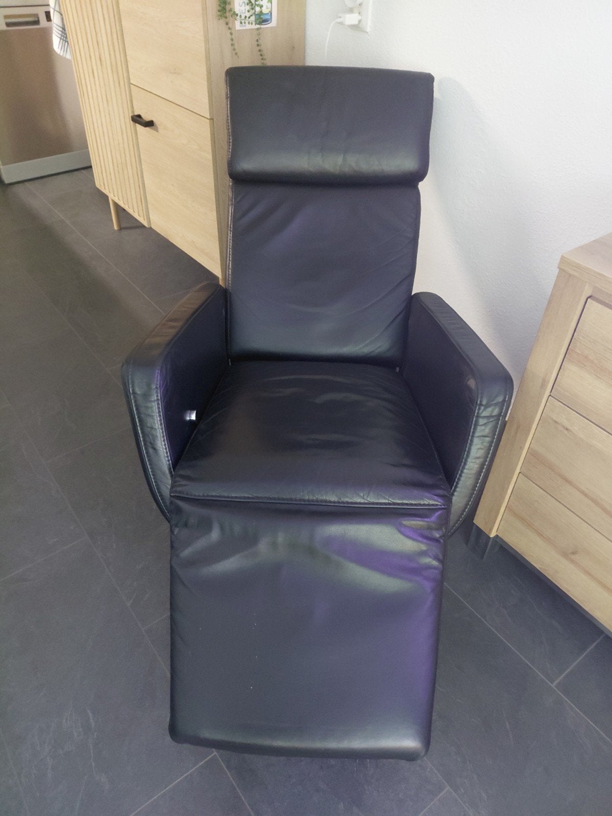 Zwarte leren relaxfauteuil met draaivoet, Ophalen, Gebruikt, Zwart, Modern, Comfort