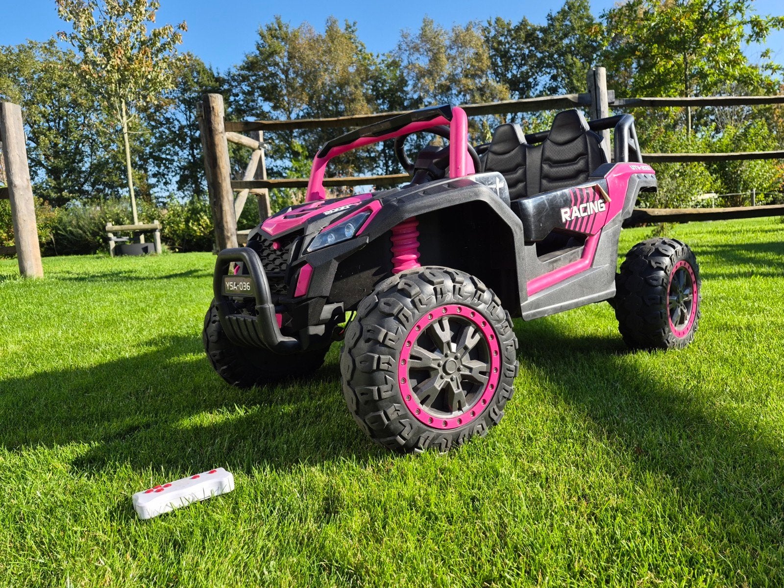 2-zits 4x4 Elektrische Kinderauto met Afstandsbediening, Gebruikt