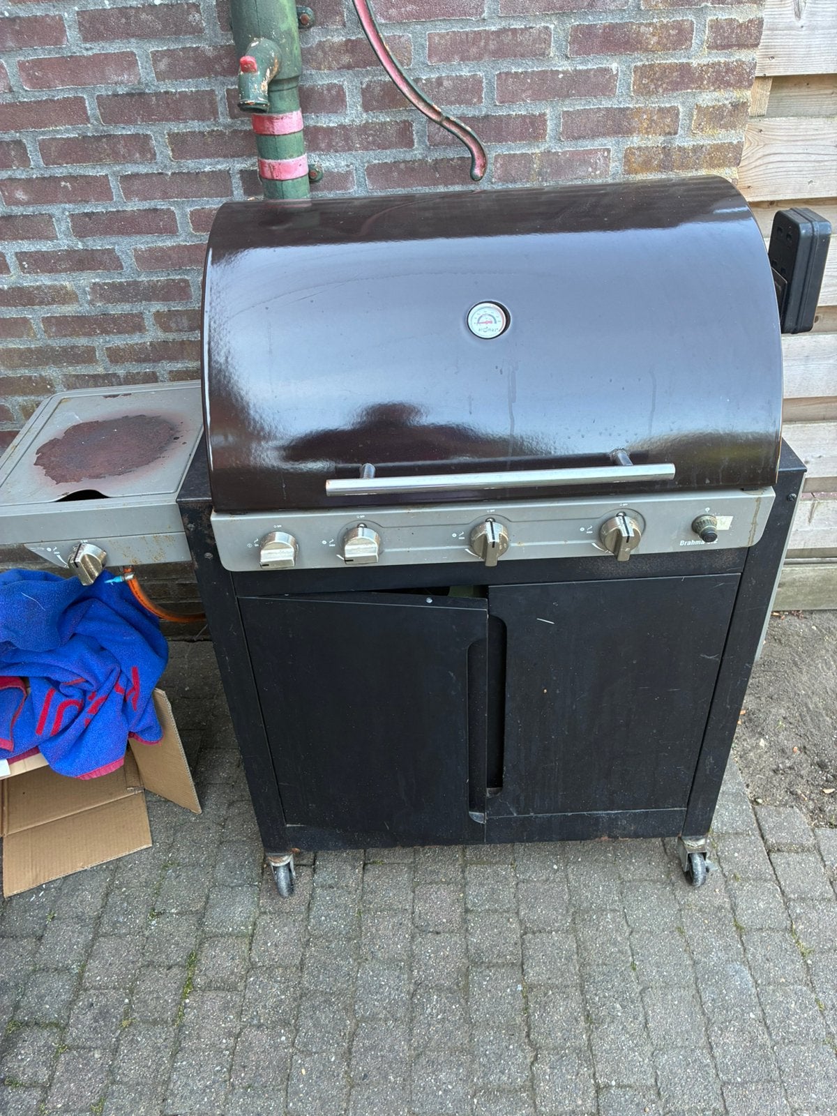 Buiten barbecue, Ophalen, Gebruikt