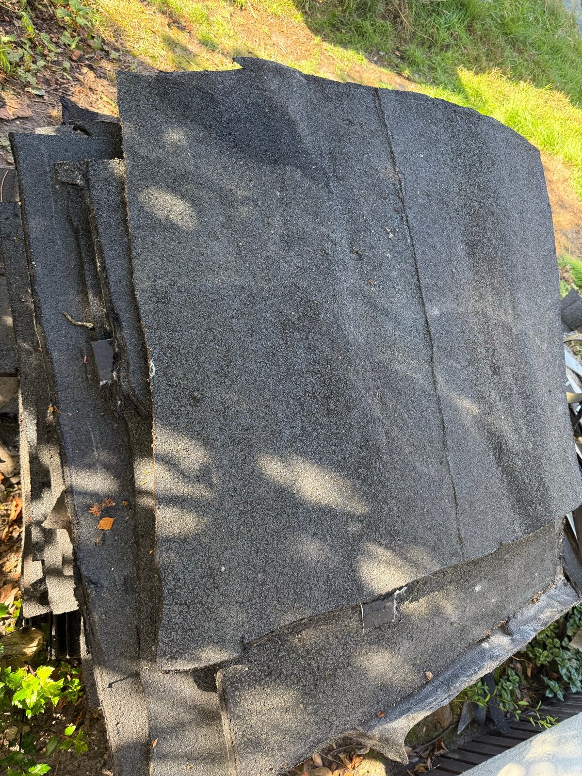 Gratis. Gebruikt dakleer bitumen voor diverse toepassingen, Doe-het-zelf en Verbouw, Ophalen, Overige materialen, Gebruikt, Zwart