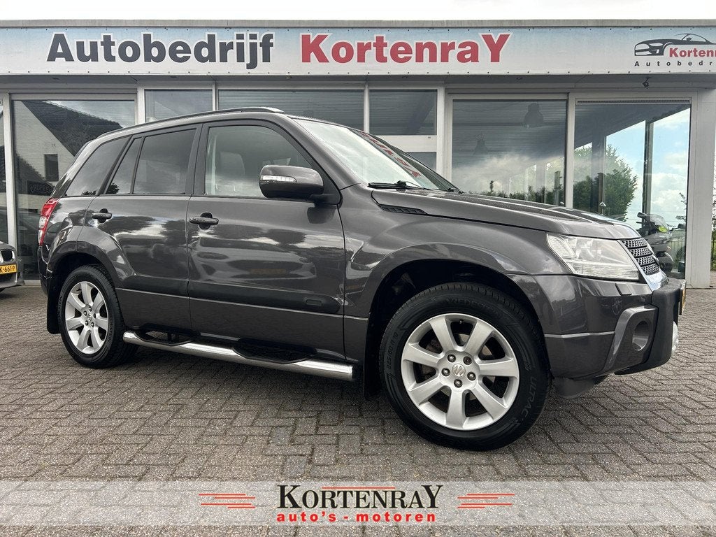 Suzuki Grand Vitara 2.4 High Executive 4x4/clima/cruise cont, Automaat, Gebruikt, 4 cilinders, Stoelverwarming