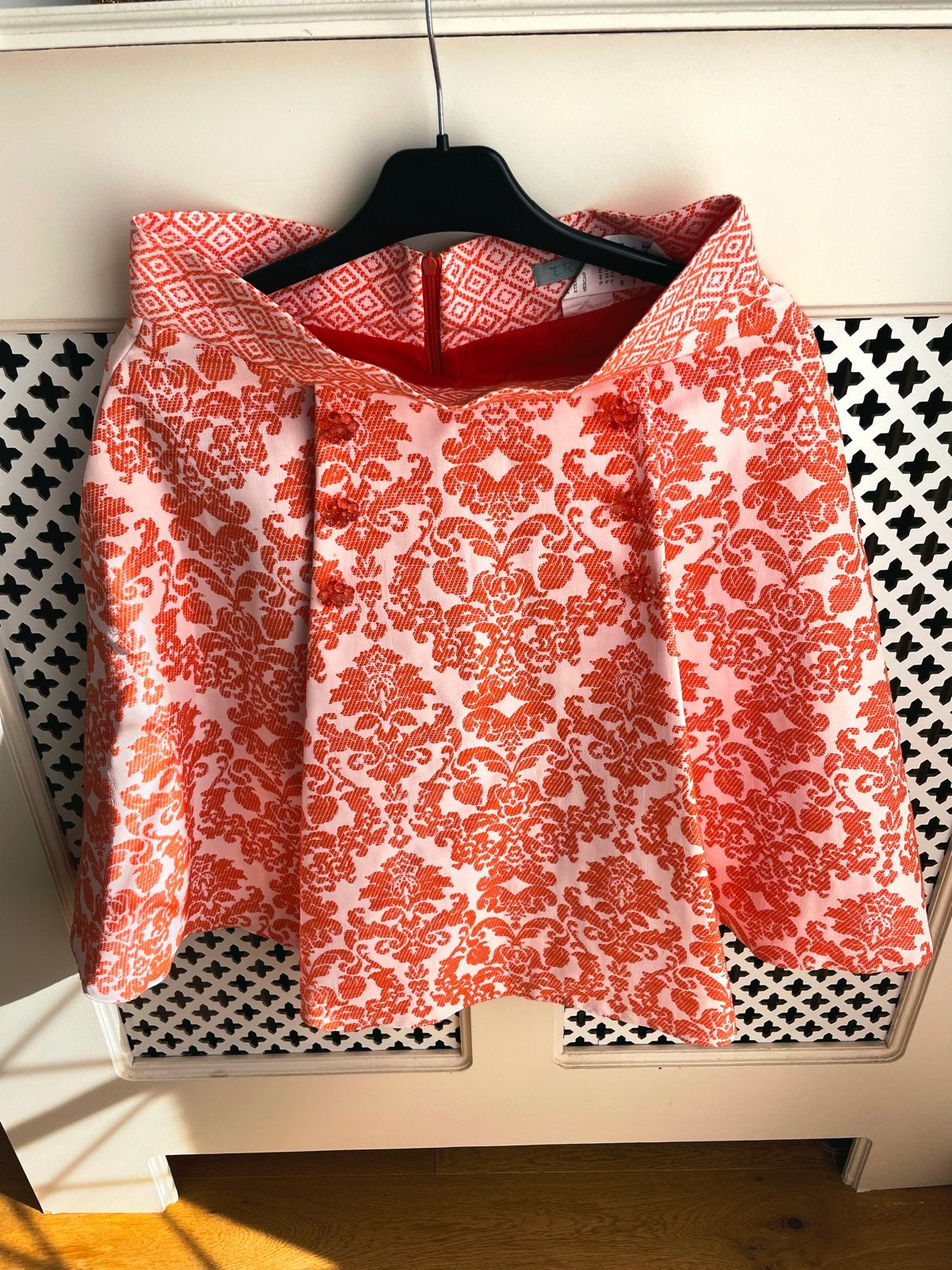 Rok met oranje bloemenprint - Maat M, Kleding | Dames, Ophalen of Verzenden, Nieuw, Maat 38/40 (M), Oranje
