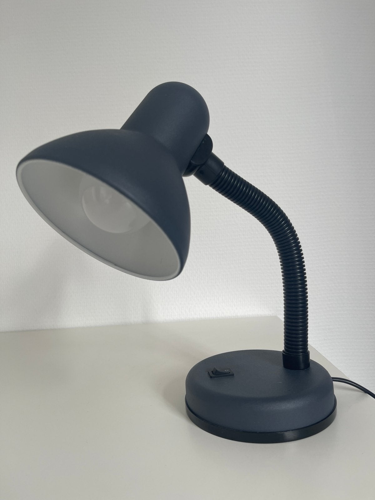 Bureaulamp grijs, Huis en Inrichting, Lampen | Tafellampen, Ophalen of Verzenden, Zo goed als nieuw, Overige materialen