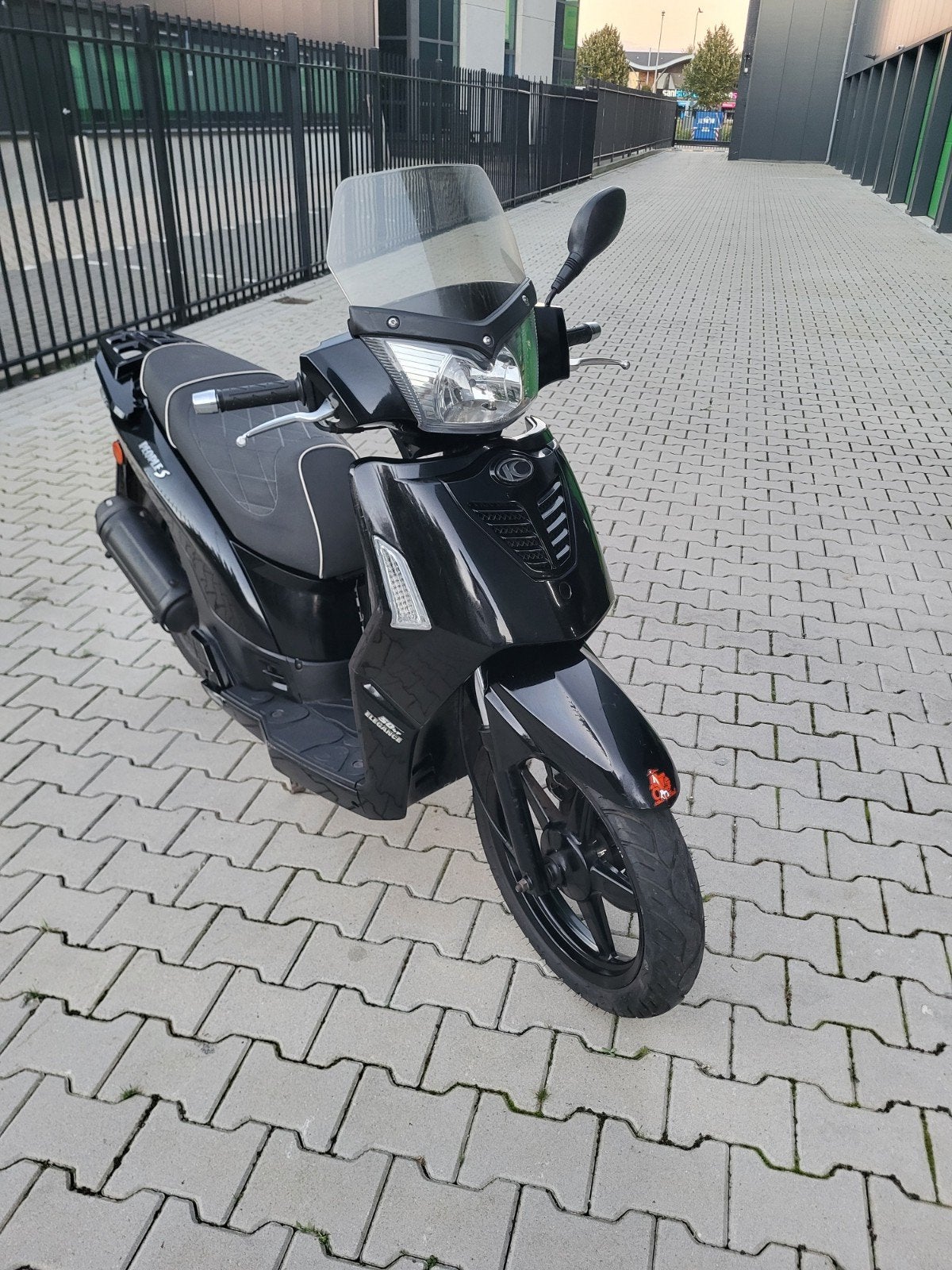 kymco people s 16 inch  2017, Fietsen en Brommers, Gebruikt, M.overkleeft1968@outlook.com, Maximaal 45 km/u, Marcel scooters