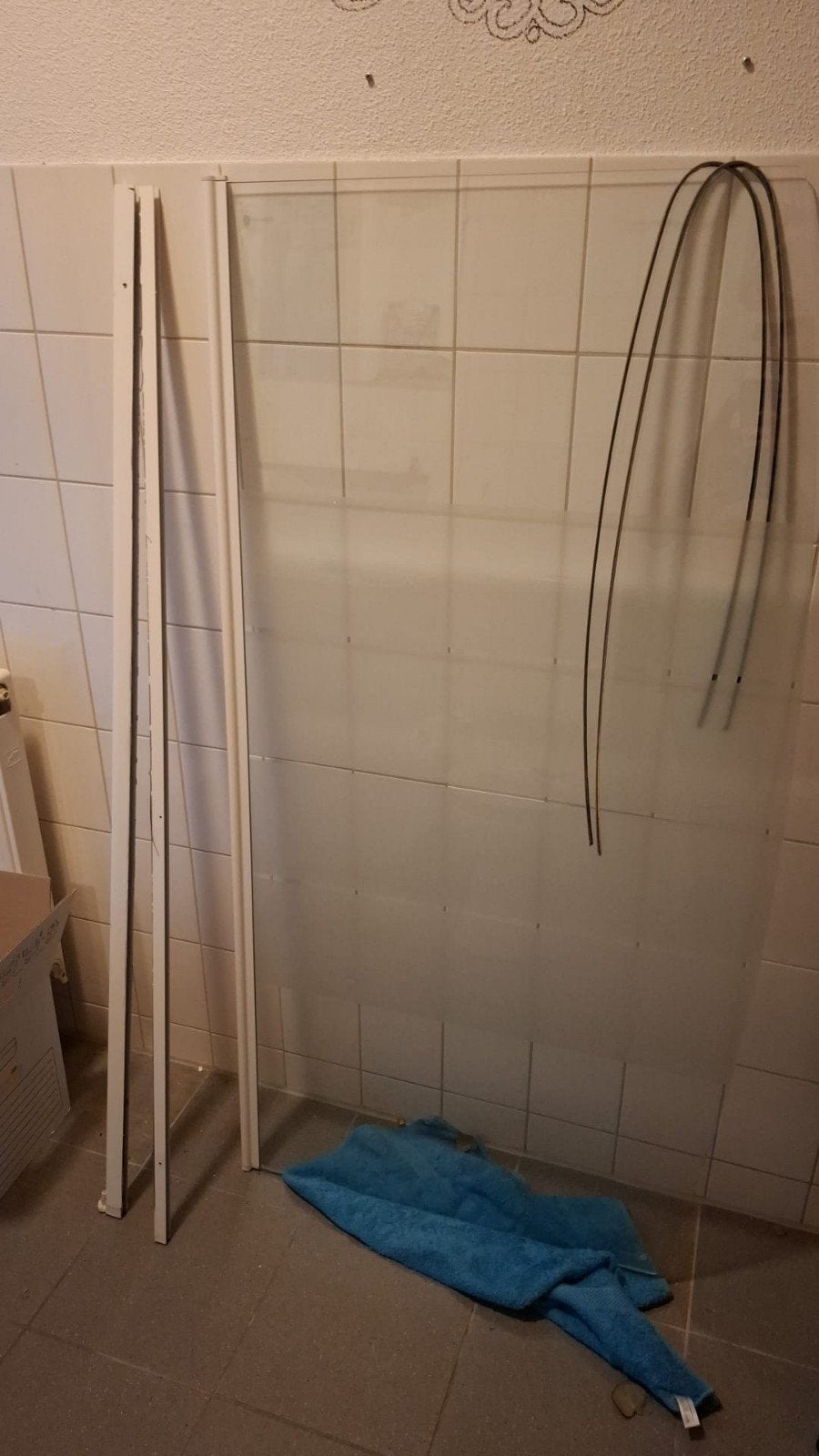 Douchewand glas met profielen, Ophalen, Zo goed als nieuw, Met douche