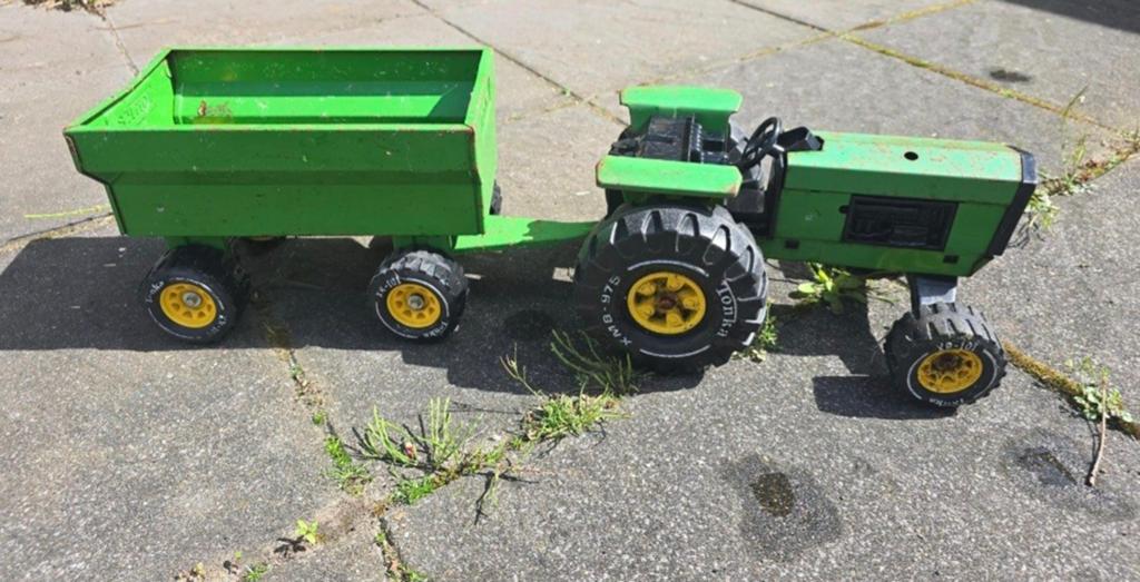 Tonka groene tractor met aanhanger, Ophalen