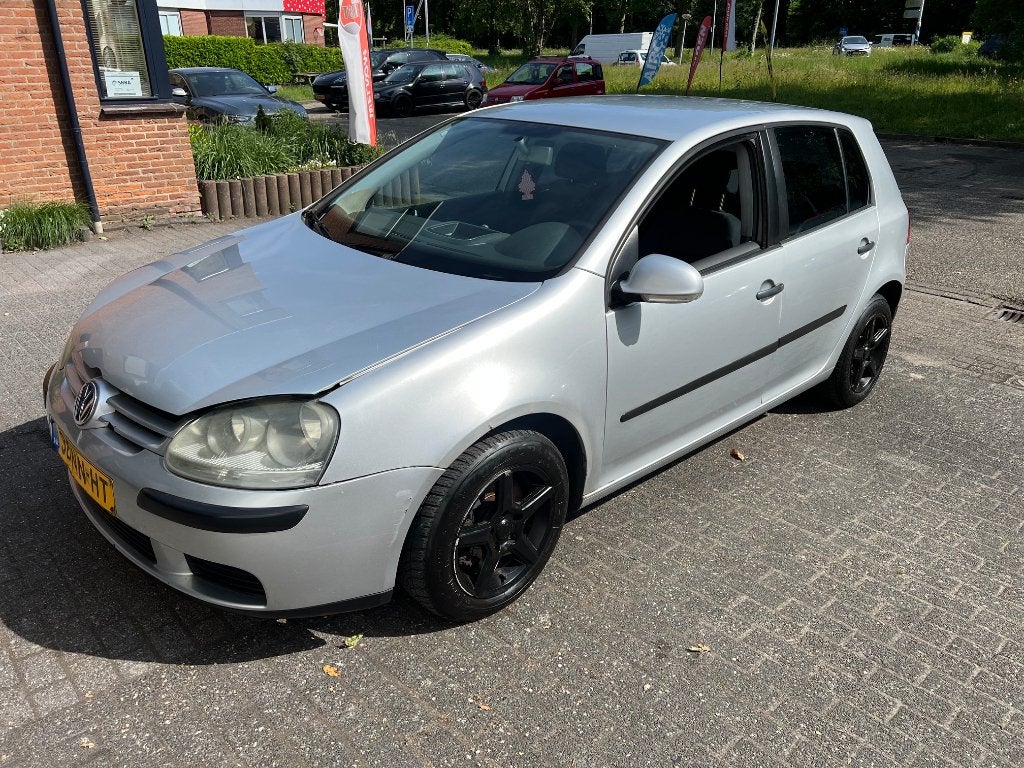 Volkswagen Golf 1.4 16V 5D 2004 Defect Lezen aub !!!, Voorwielaandrijving, Stof, 74 pk, 4 cilinders
