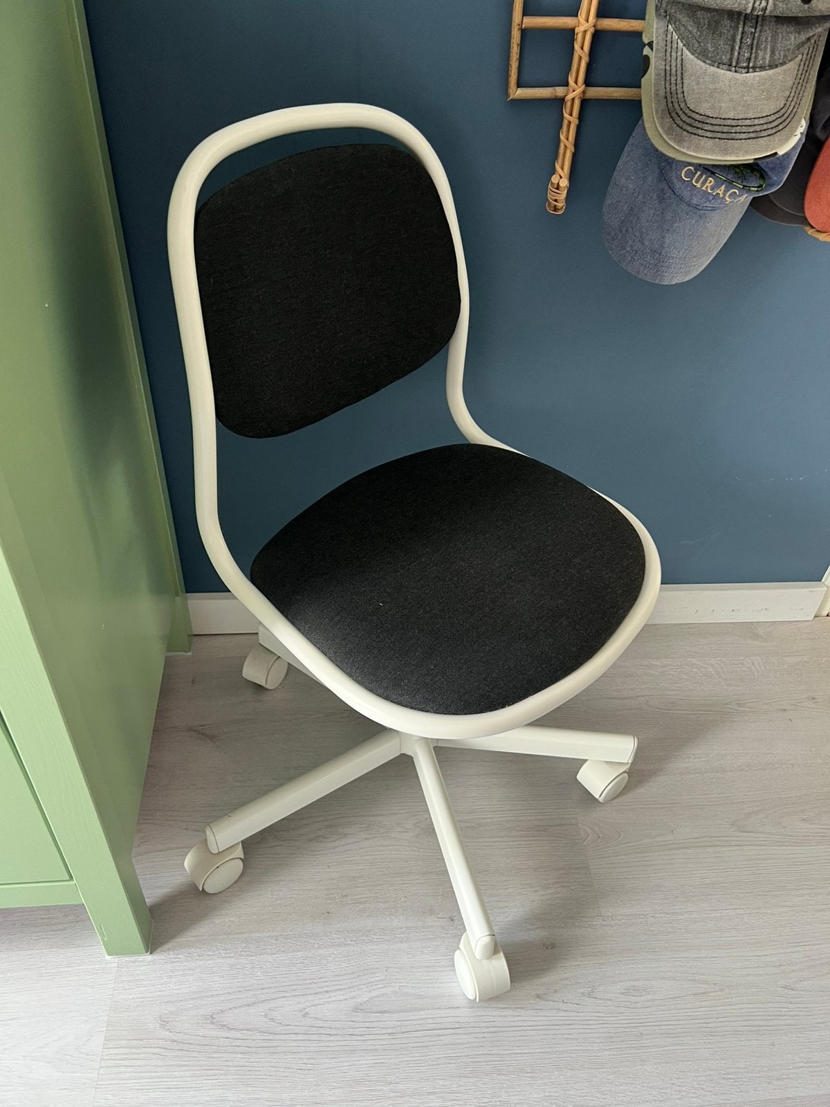 Kinder bureau stoel van de Ikea, zwart/wit, Ophalen, Zo goed als nieuw, Overige typen