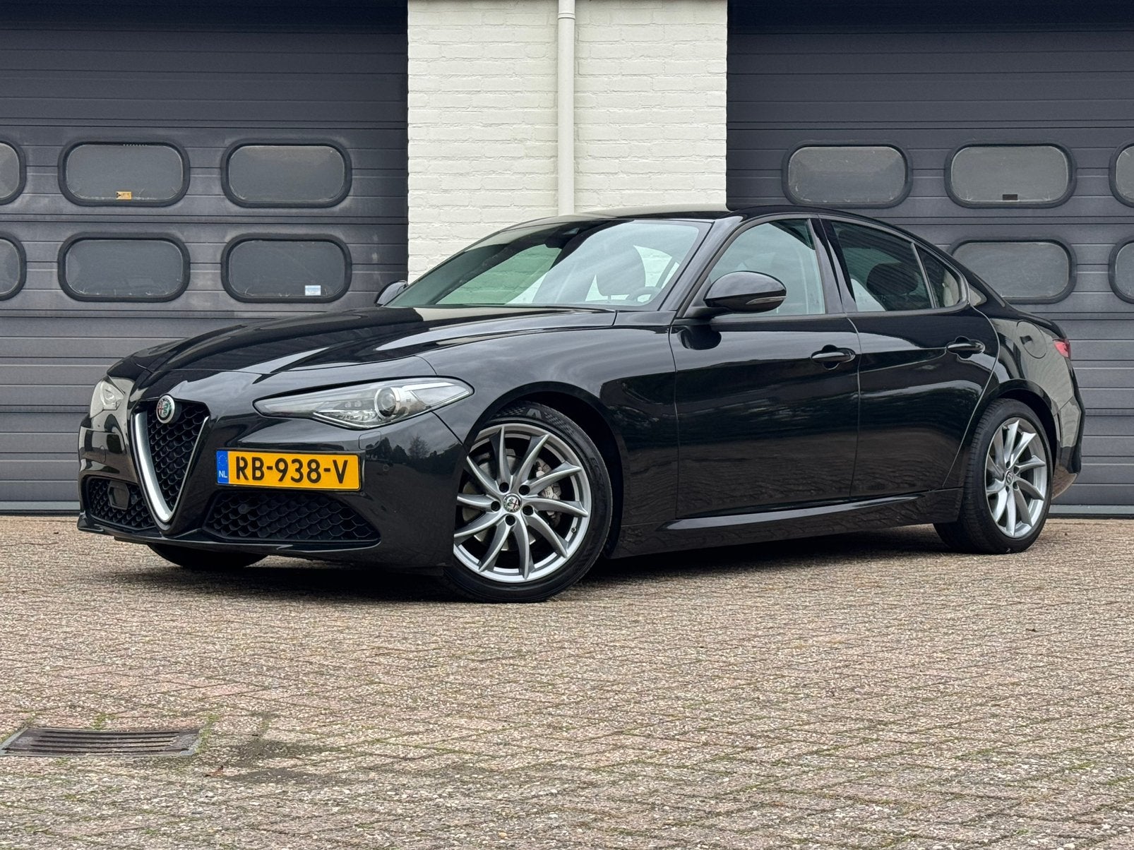 Alfa Romeo Giulia 2.0 Turbo KEYLES MEMORY STOELVERW CLIMA CR, Auto's, Automaat, 745 kg, Achterwielaandrijving, 1995 cc