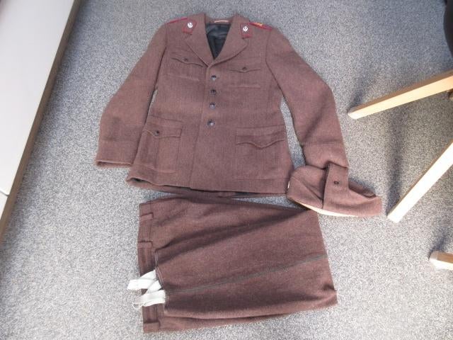 Bulgaars uniform , koude-oorlog periode , € 80.00, Ophalen of Verzenden, Overige gebieden, Kleding of Schoenen