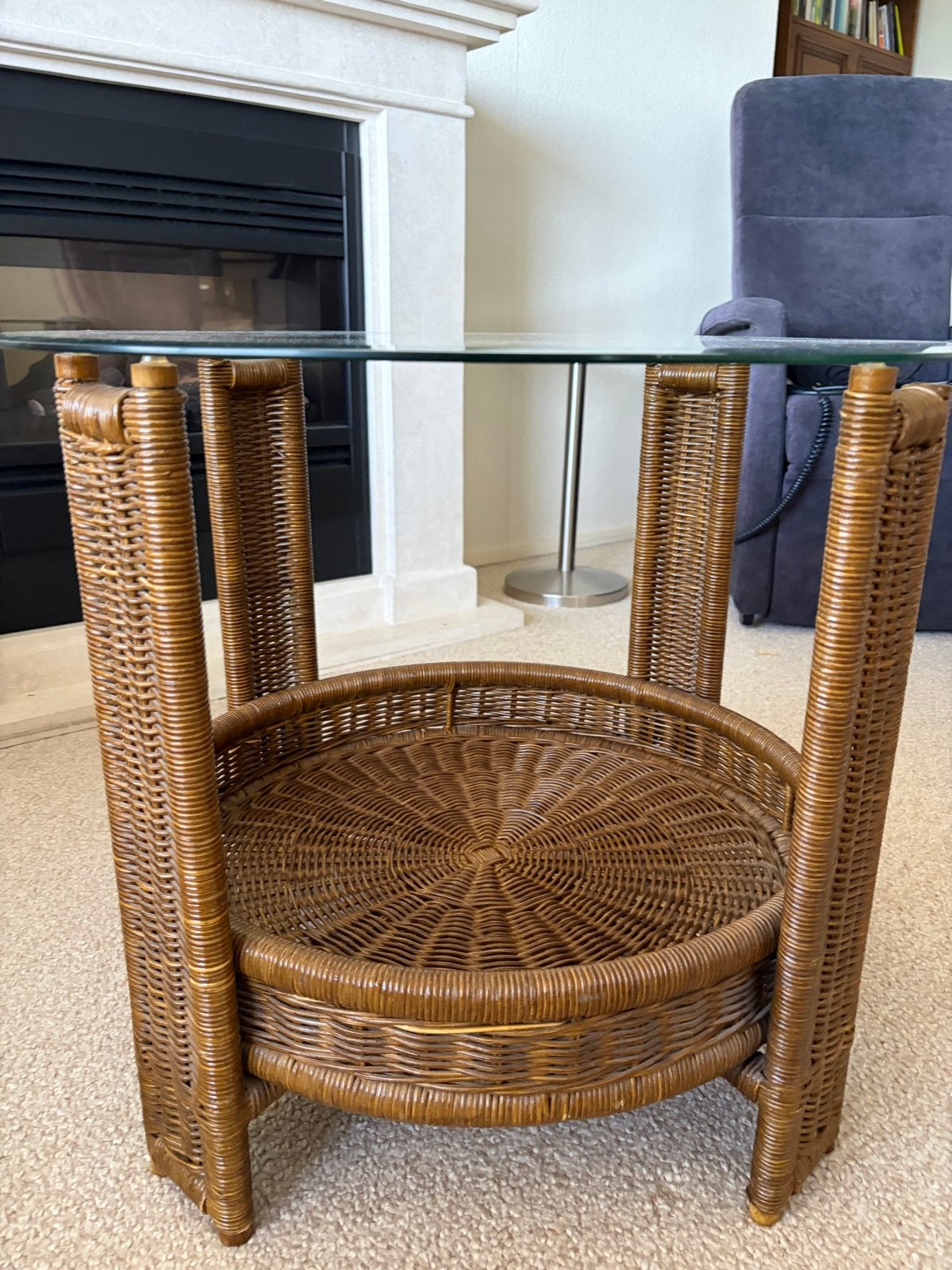 Rotan bijzettafel met glazen blad, Ophalen, Minder dan 45 cm, Minder dan 55 cm, Gebruikt