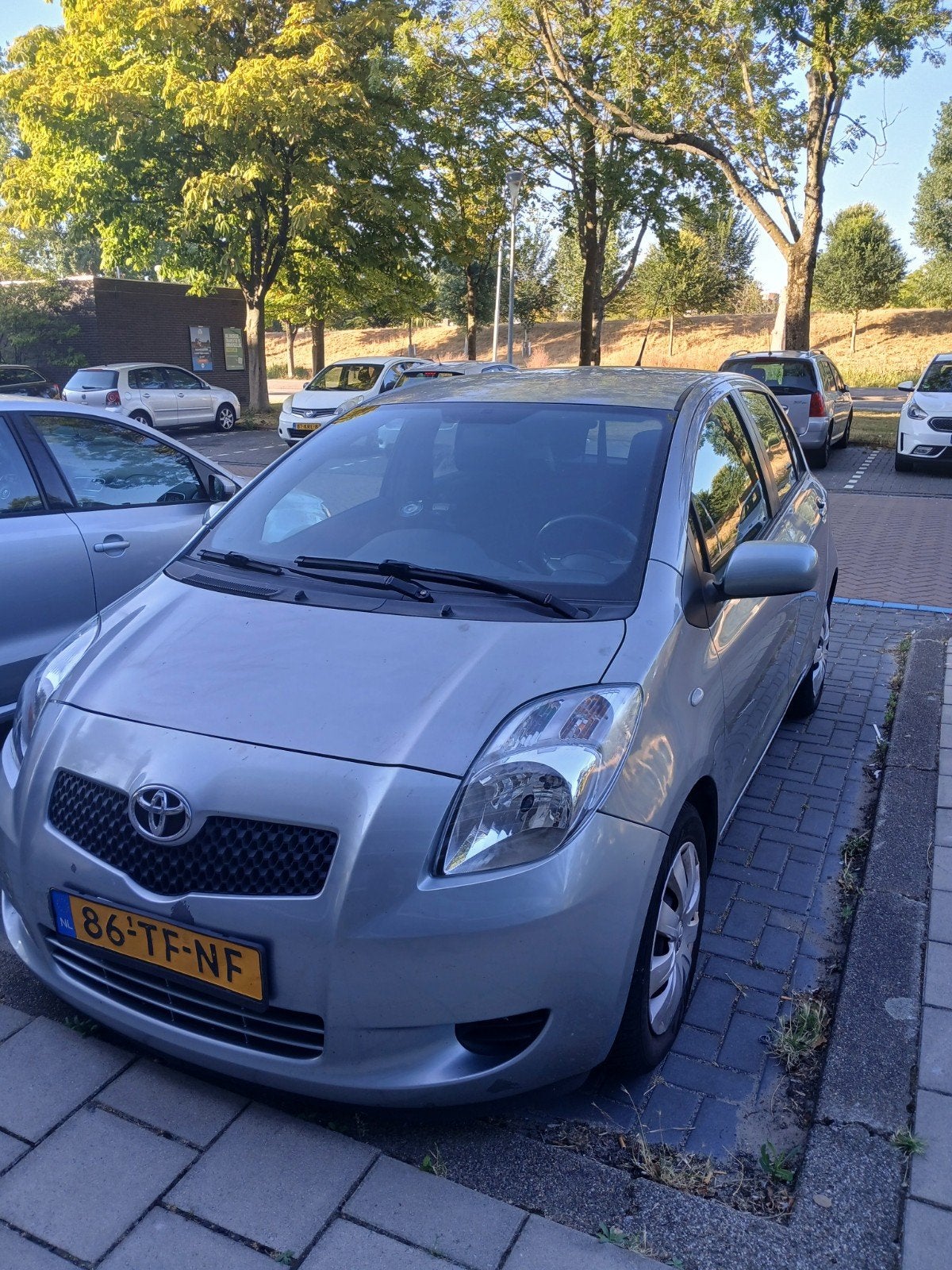 Toyota Yaris 1.3 16V Vvt-i 5DR SOL MMT 2006 Grijs, 40 €/maand, 750 kg, 4 cilinders, Origineel Nederlands