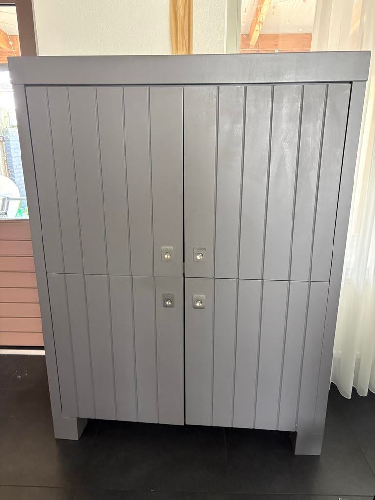 Mooie kast, 100 tot 150 cm, Ophalen of Verzenden, Zo goed als nieuw, 150 tot 200 cm