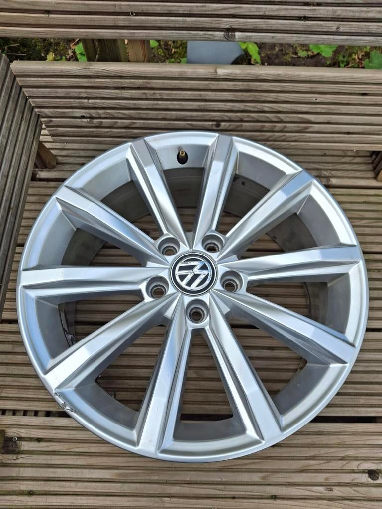 2 stuks VW passat velg Type London - 17 inch steekmaat 5x112, Auto-onderdelen, Banden en Velgen, Gebruikt, Velg(en), 17 inch, Ophalen of Verzenden