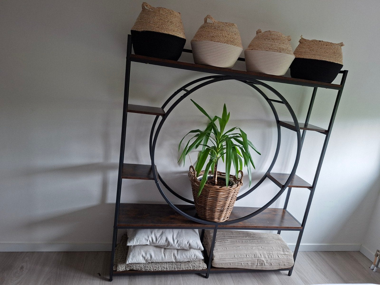 Stijlvolle stellingkast, boekenkast, planten kast,, Met plank(en), 100 tot 150 cm, Industrieel, Modern, Zo goed als nieuw
