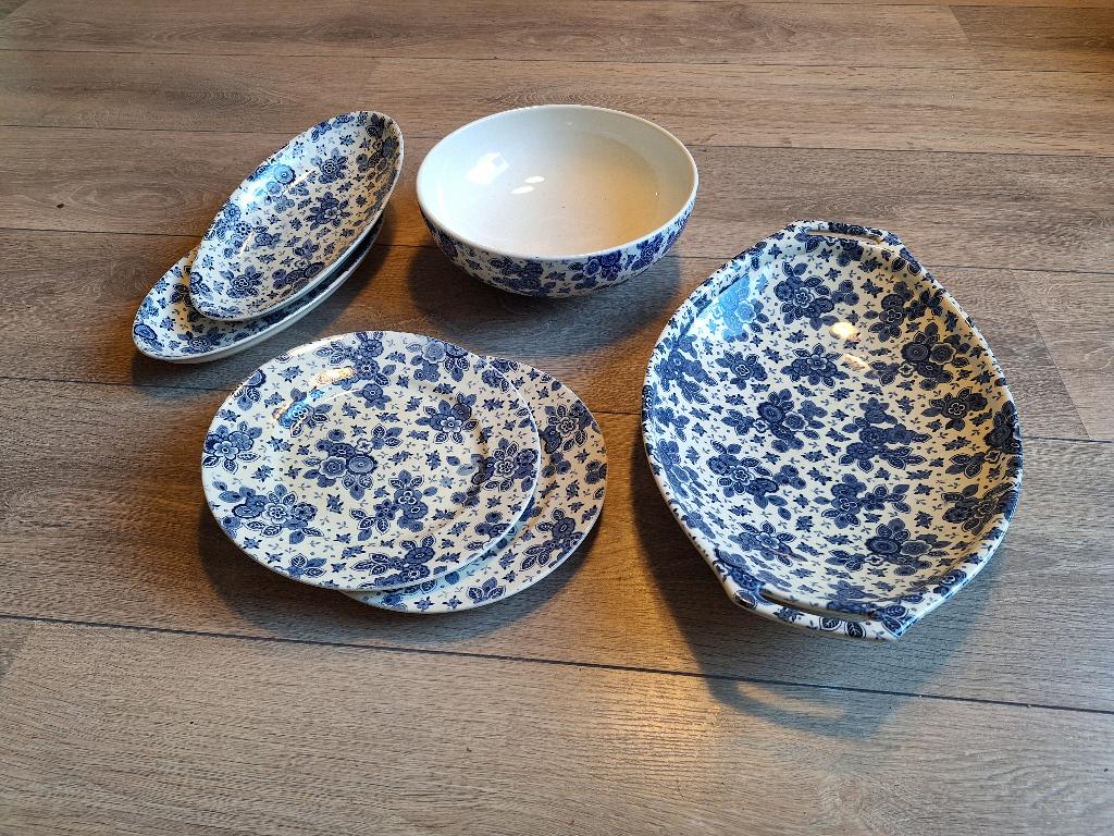 Regout Beatrix en allerhande wit, Antiek en Kunst, Antiek | Servies los, Ophalen