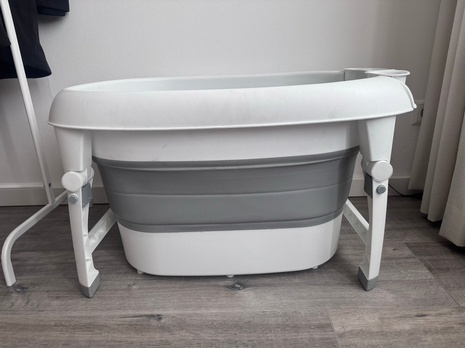 Puck Opvouwbaar Babybadje L - Wit/Grijs met Badzitje, Kinderen en Baby's, Badjes en Verzorging, Ophalen, Zo goed als nieuw, Badje