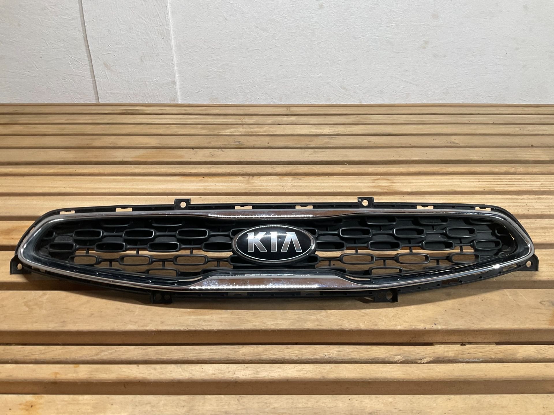 Bumper Grill Kia Picanto TA 86351-1Y500 gril KIA-133, Heolleung-ro 12
06797  Seoul, Ophalen of Verzenden, Info@kia.com, Kia Corporation