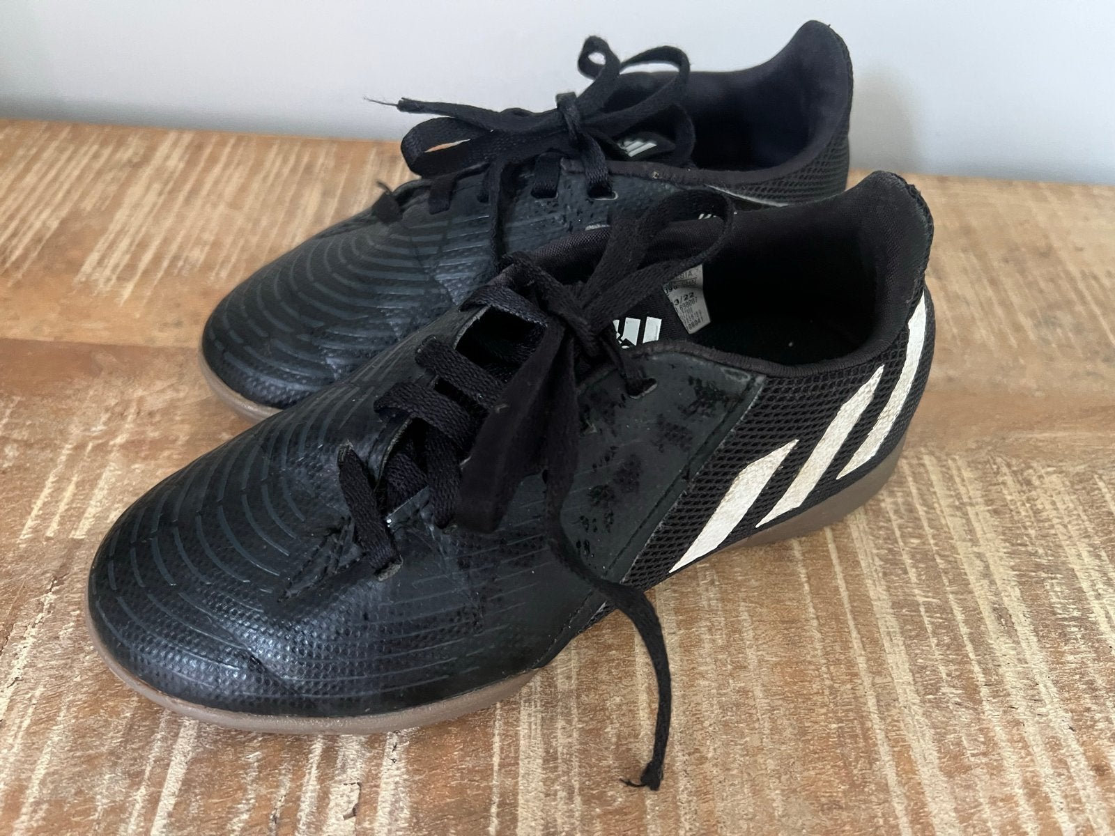 Zaalvoetbalschoenen Adidas maat 31, Ophalen of Verzenden, Gebruikt, Jongen of Meisje, Sportschoenen