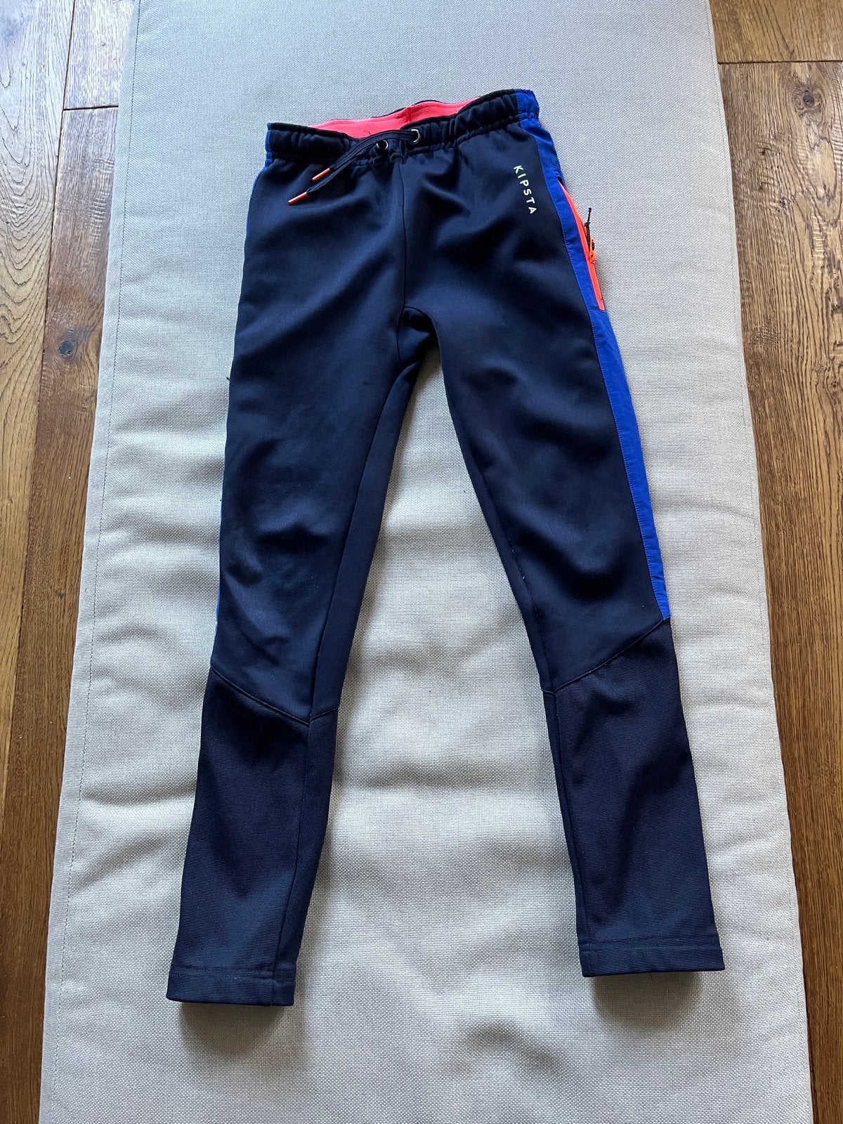 Kipsta sportbroek maat 128-134, Kinderen en Baby's, Ophalen of Verzenden, Gebruikt, Jongen of Meisje, Broek
