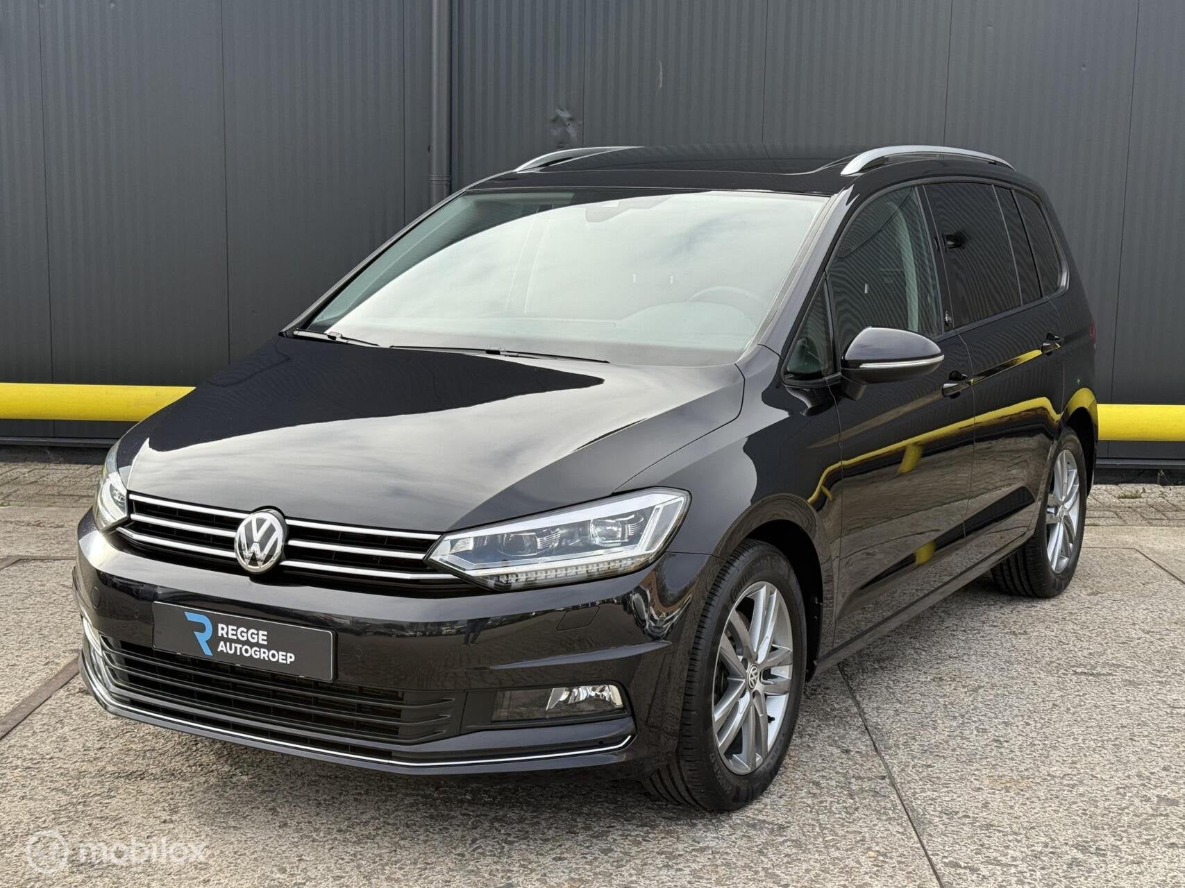 Volkswagen Touran 1.4 TSI Highline PANODAK | ACC | AUTOMAAT, 1378 kg, Gebruikt, 4 cilinders, 150 pk