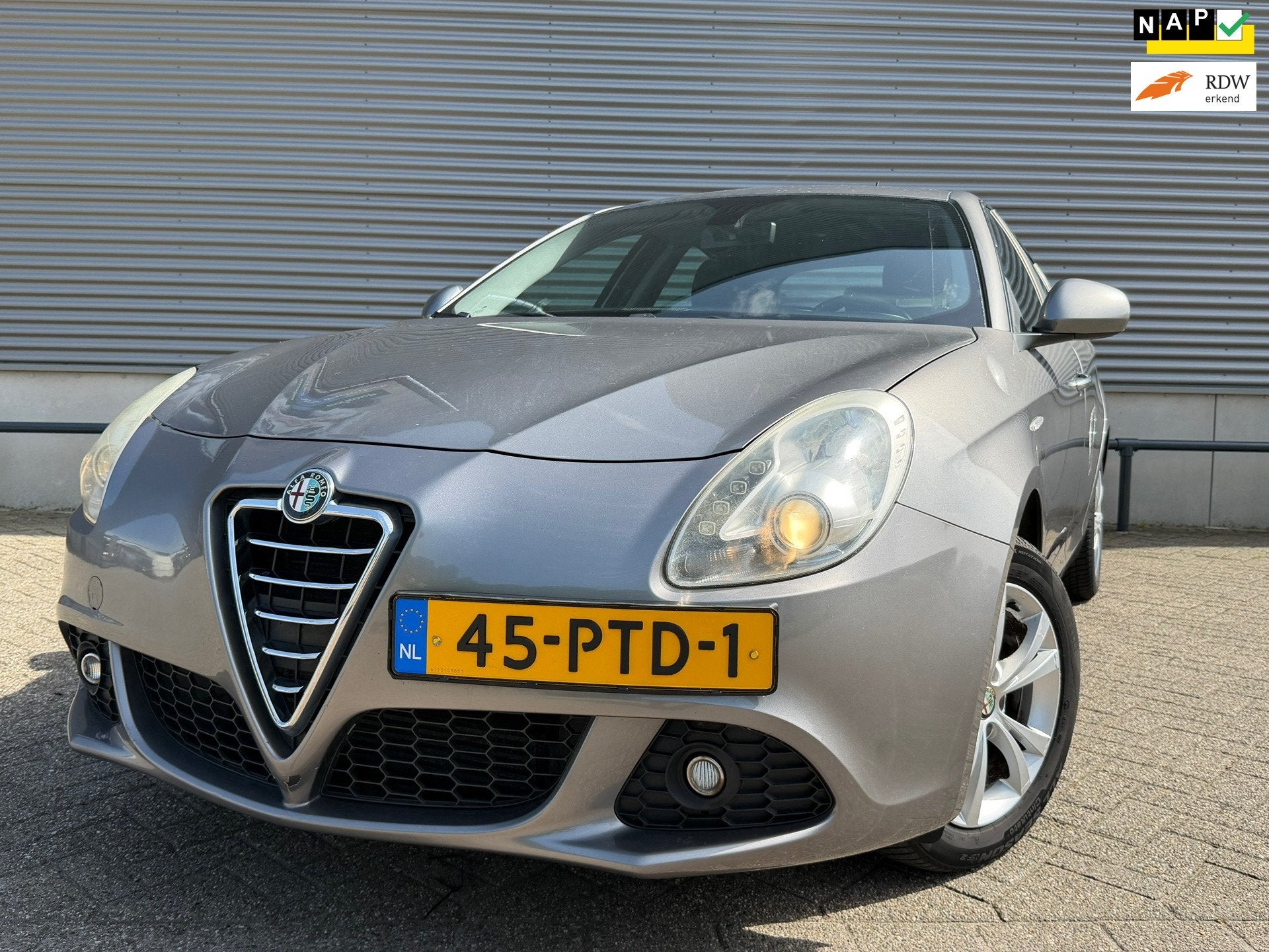 Alfa Romeo Giulietta 1.4 T Distinctive, Auto's, Voorwielaandrijving, Euro 5, Stof, Gebruikt