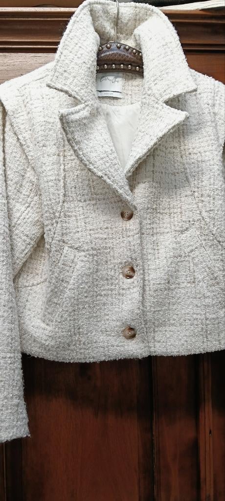 Cotton Club kort jasje revers kraag boucle gevoerd beige wit, Maat 38/40 (M), Verzenden, Wit, Zo goed als nieuw