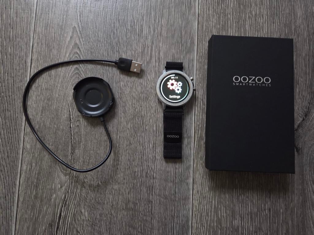 Oozoo Smartwatch zilver mer zwart bandje, Ophalen of Verzenden, Zo goed als nieuw, Zilver, Android