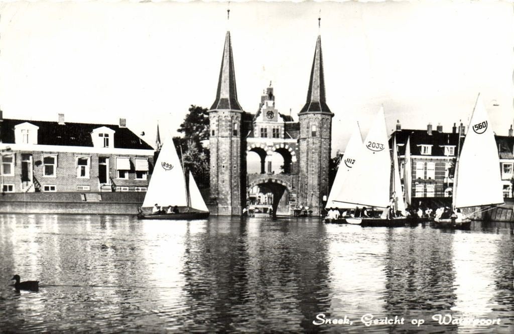 Sneek, Gezicht op Waterpoort - 1963 gelopen, Verzamelen, Ophalen of Verzenden, 1960 tot 1980, Gelopen, Friesland