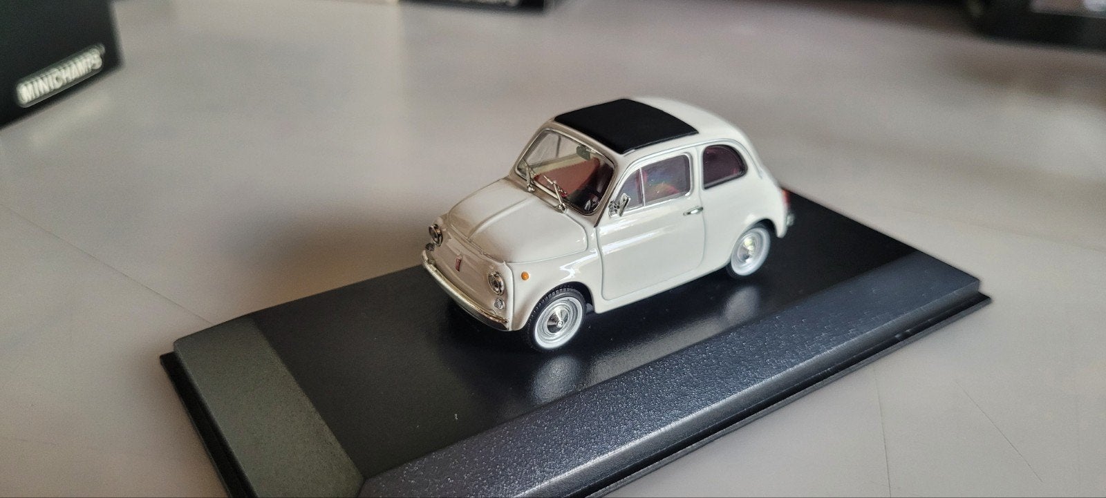 Minichamps Fiat 500, Hobby en Vrije tijd, Modelauto's | 1:43, Ophalen of Verzenden, Zo goed als nieuw, Auto, MiniChamps