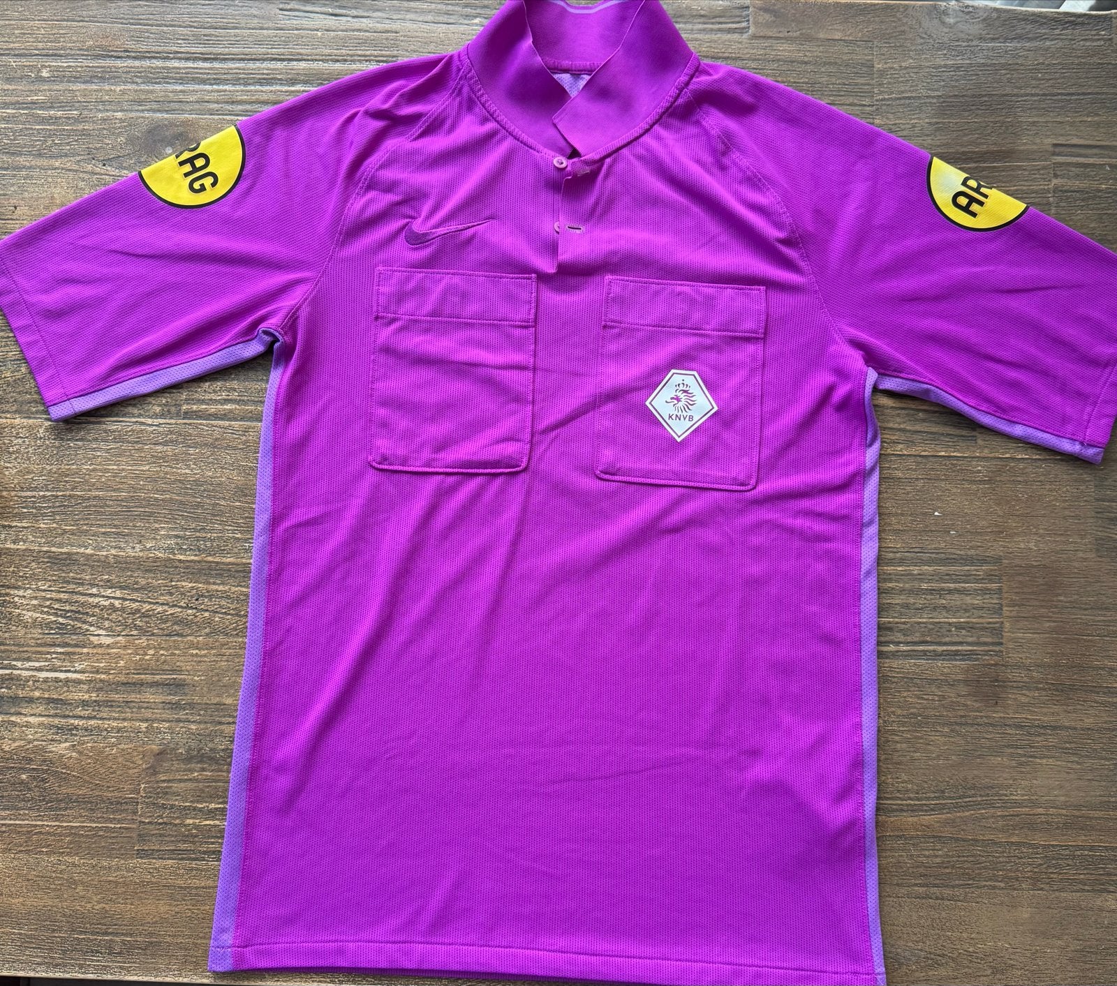 KNVB Nike Scheidsrechter Set: Shirt & Trainingspak Maat M, Maat M, Ophalen of Verzenden, Gebruikt, Set