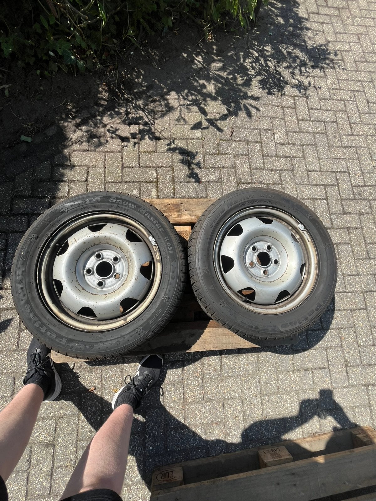 VW transporter bus winterbanden plus velgen 17 inch, Ophalen, Gebruikt