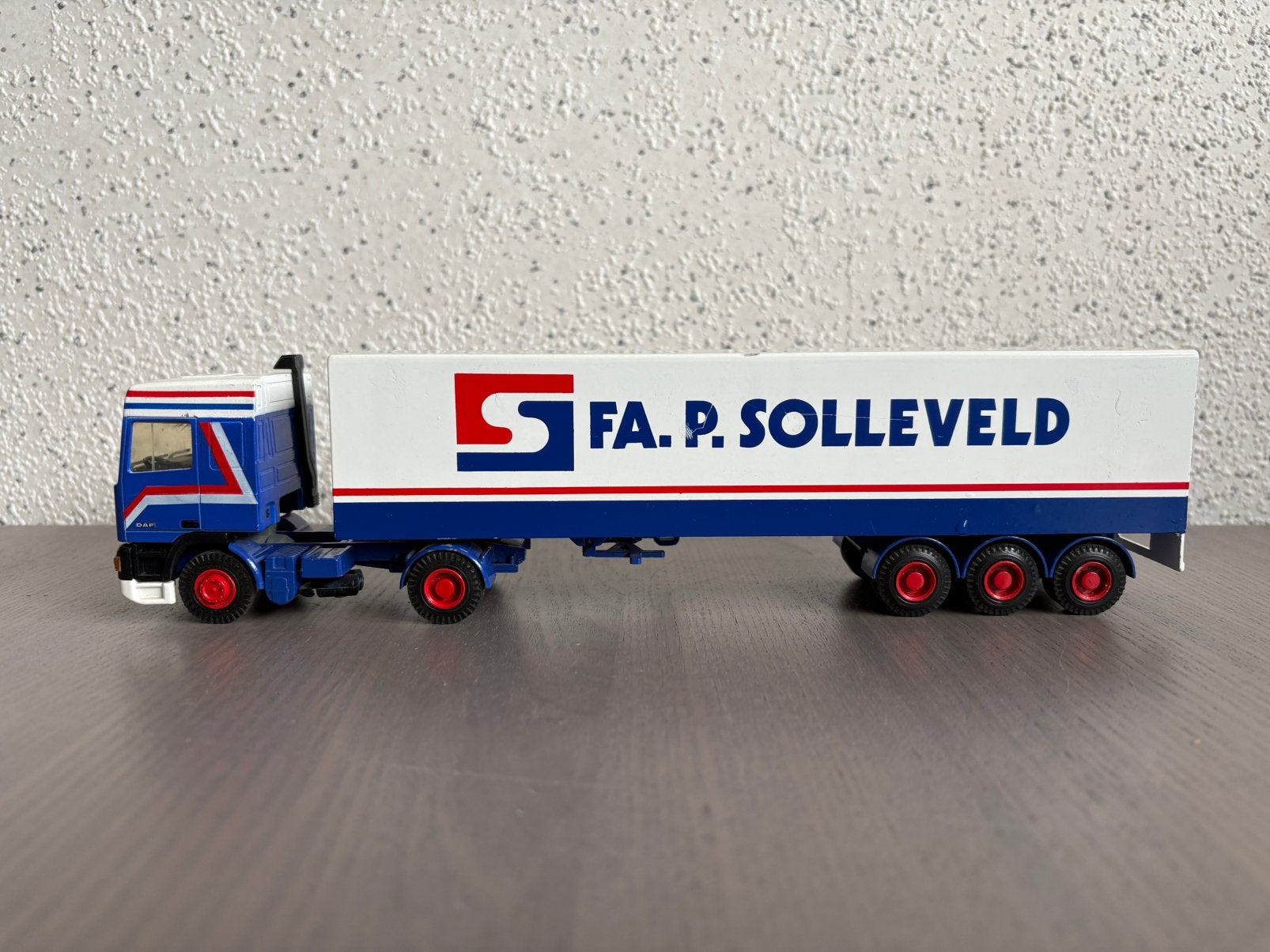Lion 1/50 DAF 95 380 ATi oplegger Fa. P Solleveld Maasdijk, Ophalen of Verzenden, Zo goed als nieuw, Bus of Vrachtwagen, Lion Toys