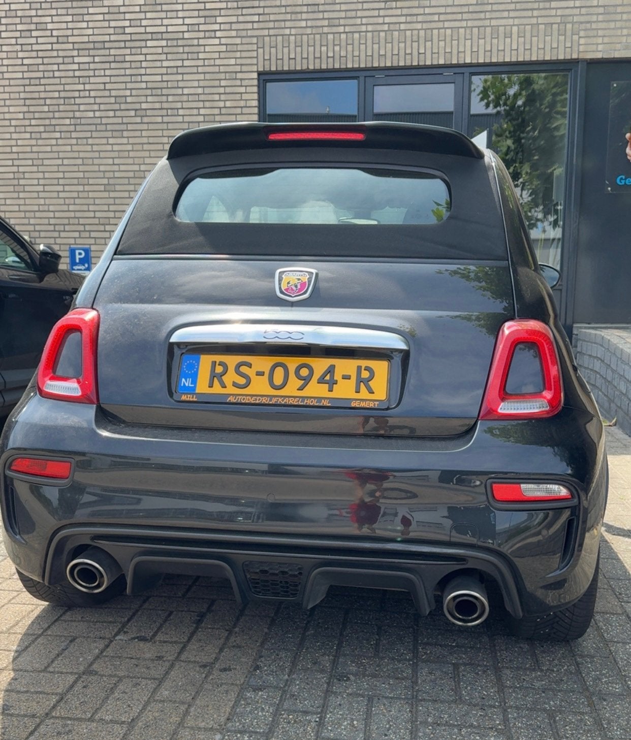 Fiat 500 Abarth CABRIO Turismo 595 - Automaat - Leer & 165pk, Auto's, Zwart, 4 cilinders, Zwart, Leder