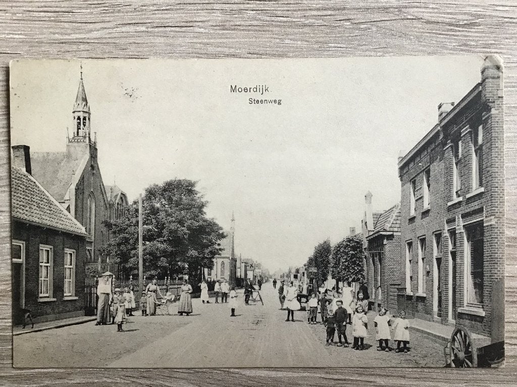 Oude Ansichtkaart Moerdijk Steenweg - Gelopen 1919 Militair, Verzamelen, Ansichtkaarten | Nederland, Ophalen of Verzenden, Voor 1920