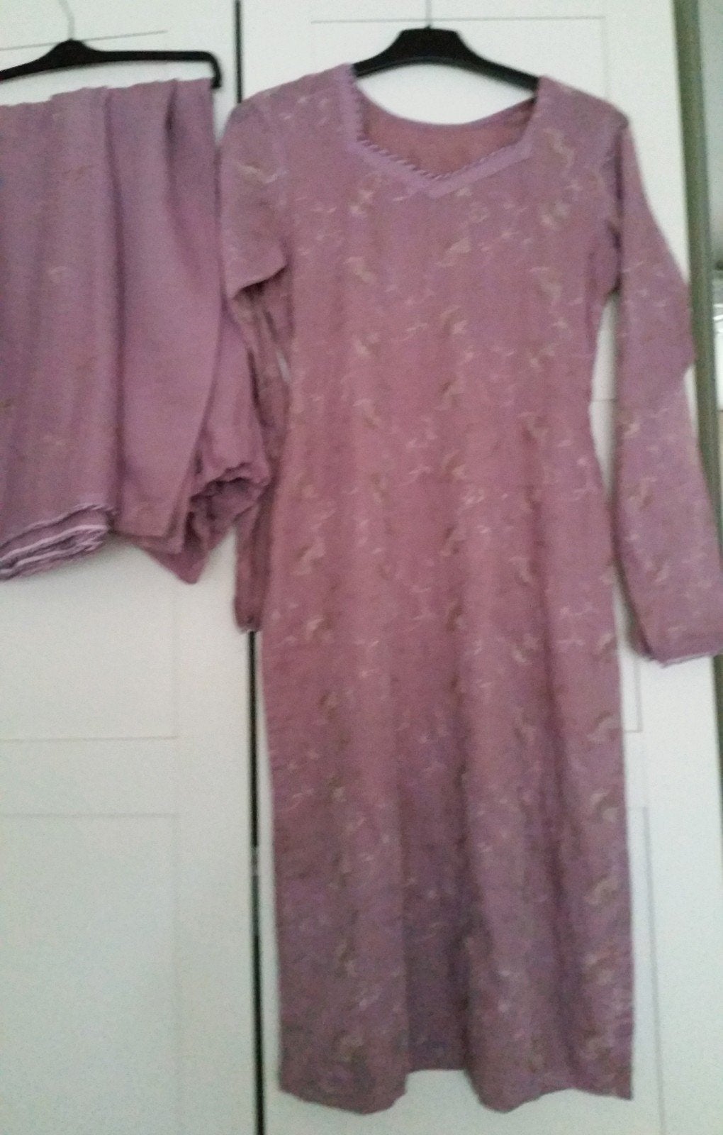 Mooie paarse Indiase kameez shalwar met borduursel maat S, Ophalen of Verzenden, Zo goed als nieuw, Maat 36 (S), Paars